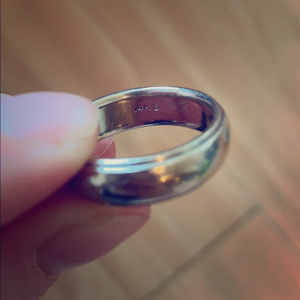 14k White Gold Men’s Wedding Band